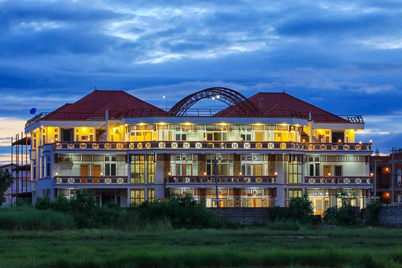 Five One Star Hotel Nyaung Shwe Εξωτερικό φωτογραφία